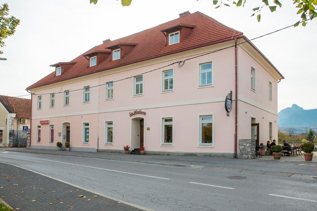 St. Hubert Hunting Lodge Ogulin Exterior photo